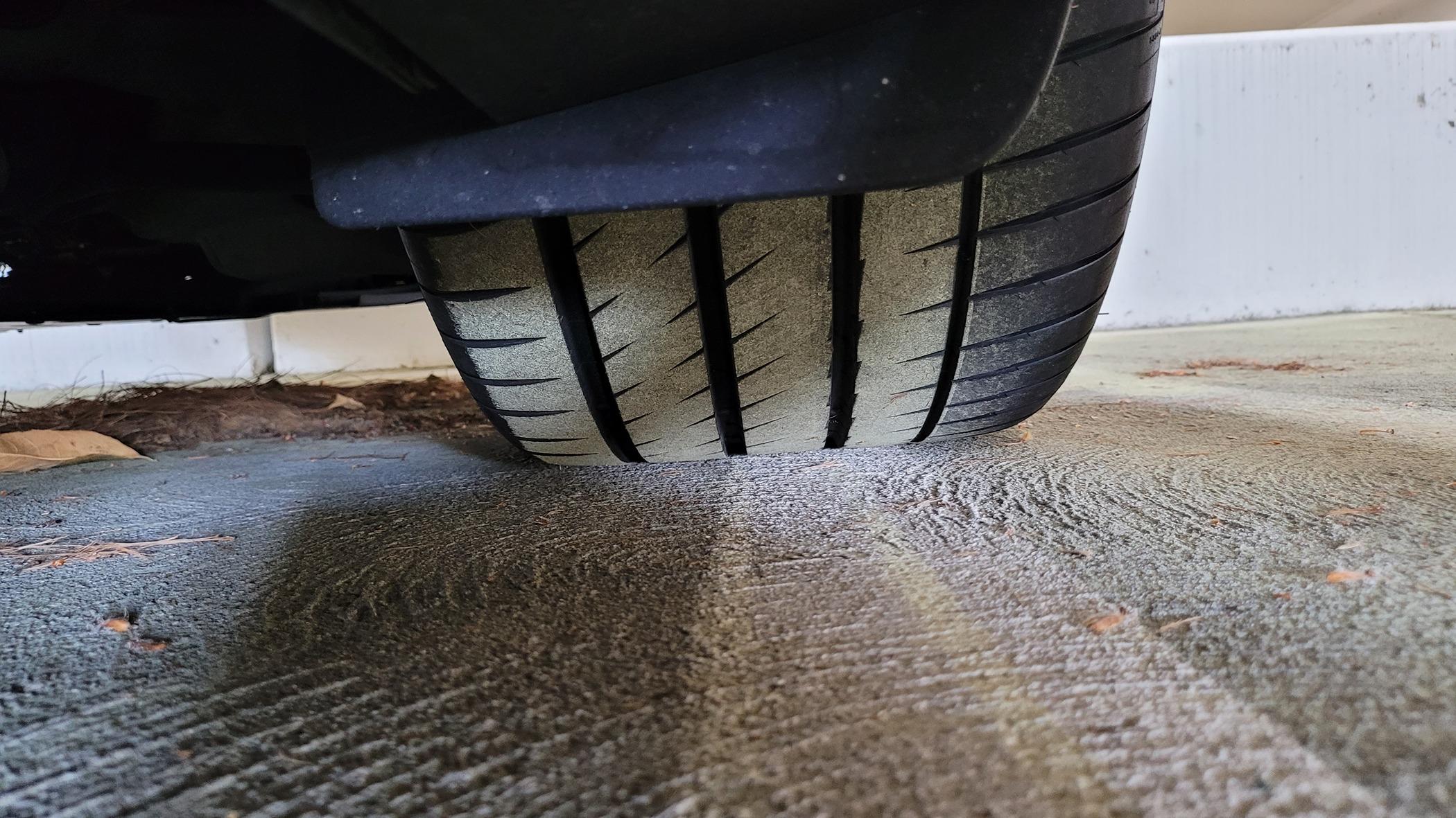 S650 Mustang What is this tread mark meaning ... ? 20240318_103307