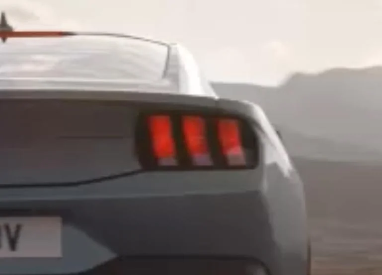 S650 Mustang Race Red - Night Pictures IMG_4011