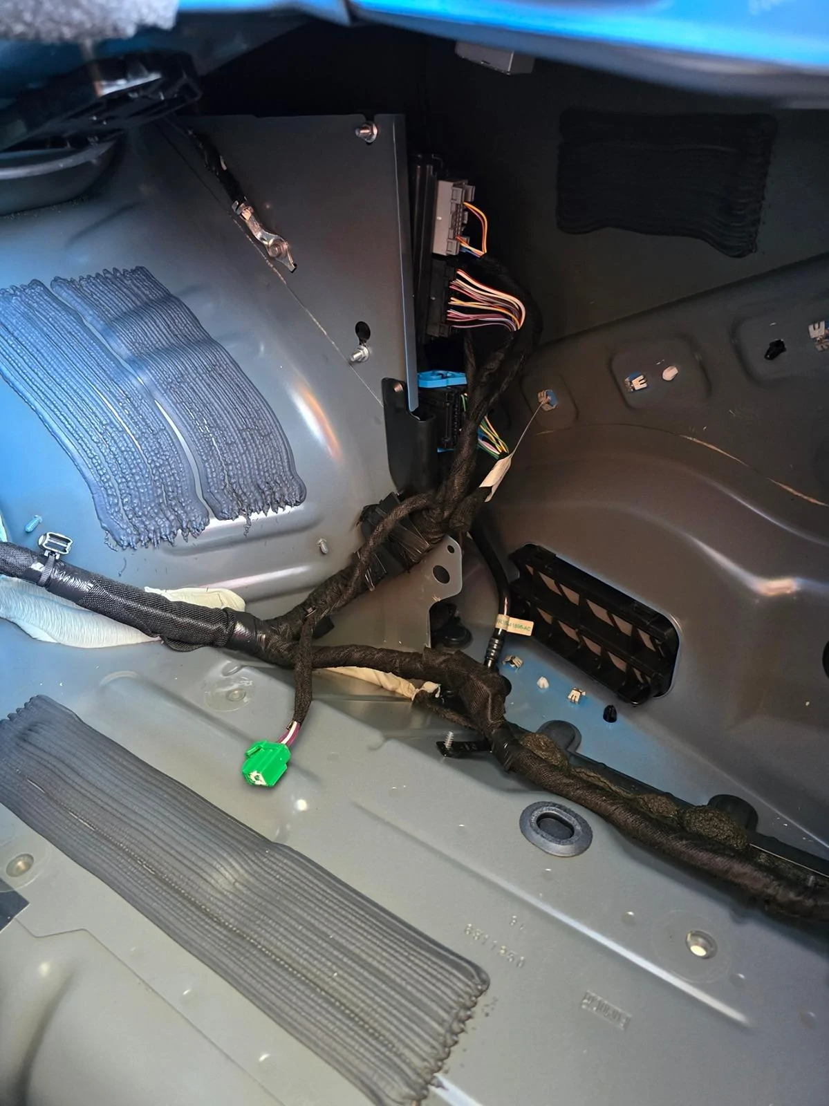 S650 Mustang 2024 S650 Ecoboost Premium - Adding 2024 OEM Shaker Subwoofer from GT? 20240414_132716