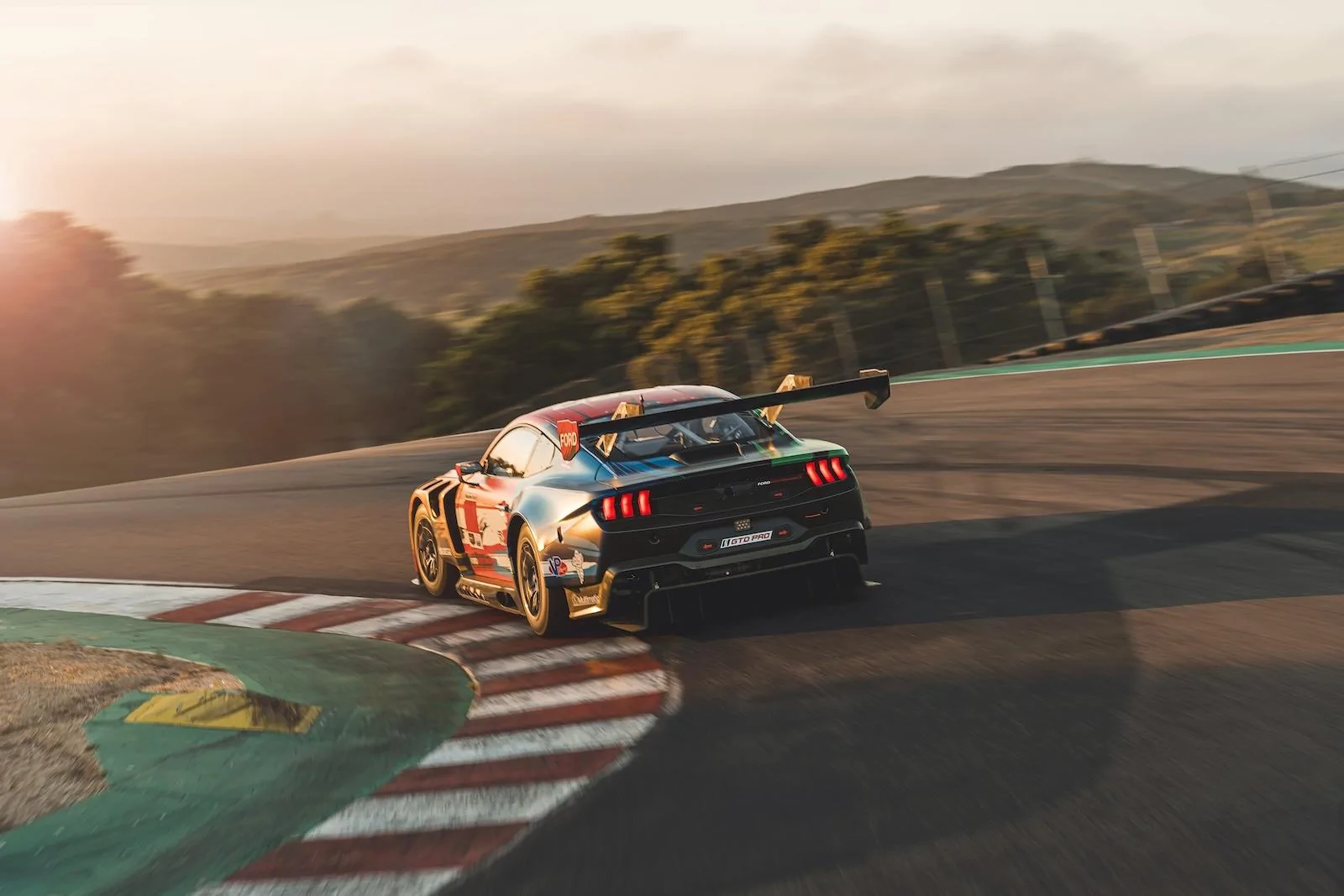 S650 Mustang New Mustang GT3 "Champion Spirit" Livery Evokes Heritage Racing A1_08577A