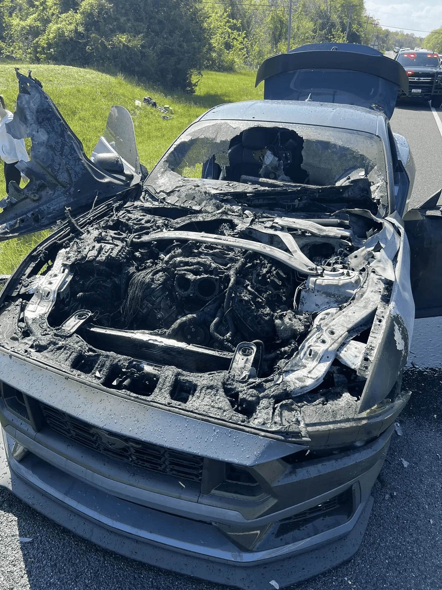 S650 Mustang Dark Horse on fire and burns down (from stuck clutch) 1713484546042-png