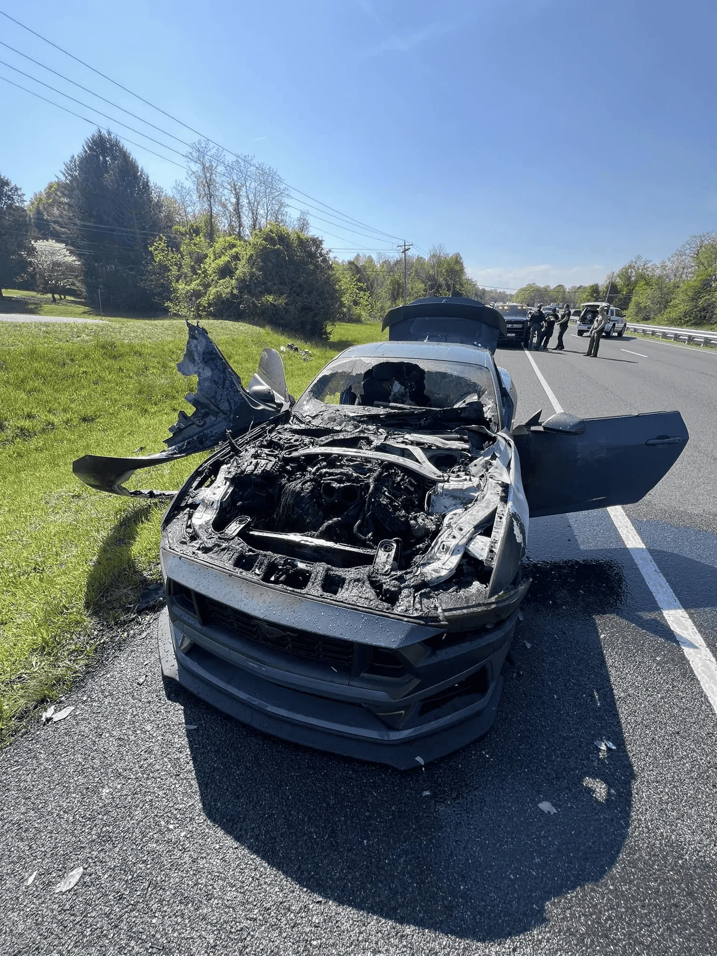 S650 Mustang Dark Horse on fire and burns down (from stuck clutch) 1713484555296-png
