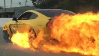 S650 Mustang Dark Horse on fire and burns down (from stuck clutch) GT350+Fire+2