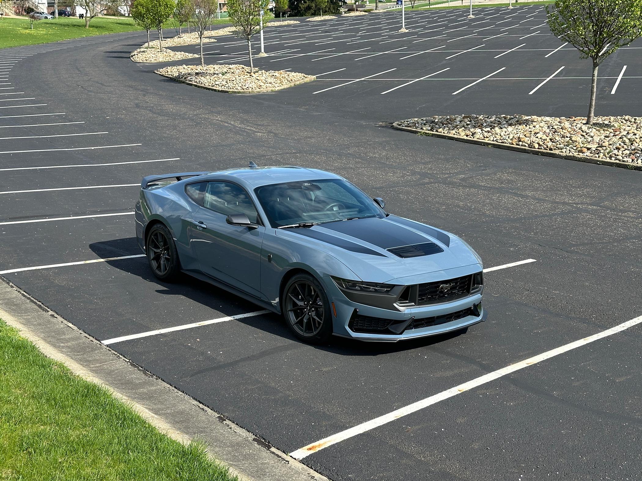 S650 Mustang Black Wheels or Gloss Gun Metal on my Vapor Blue Dark Horse IMG_7641.JPG