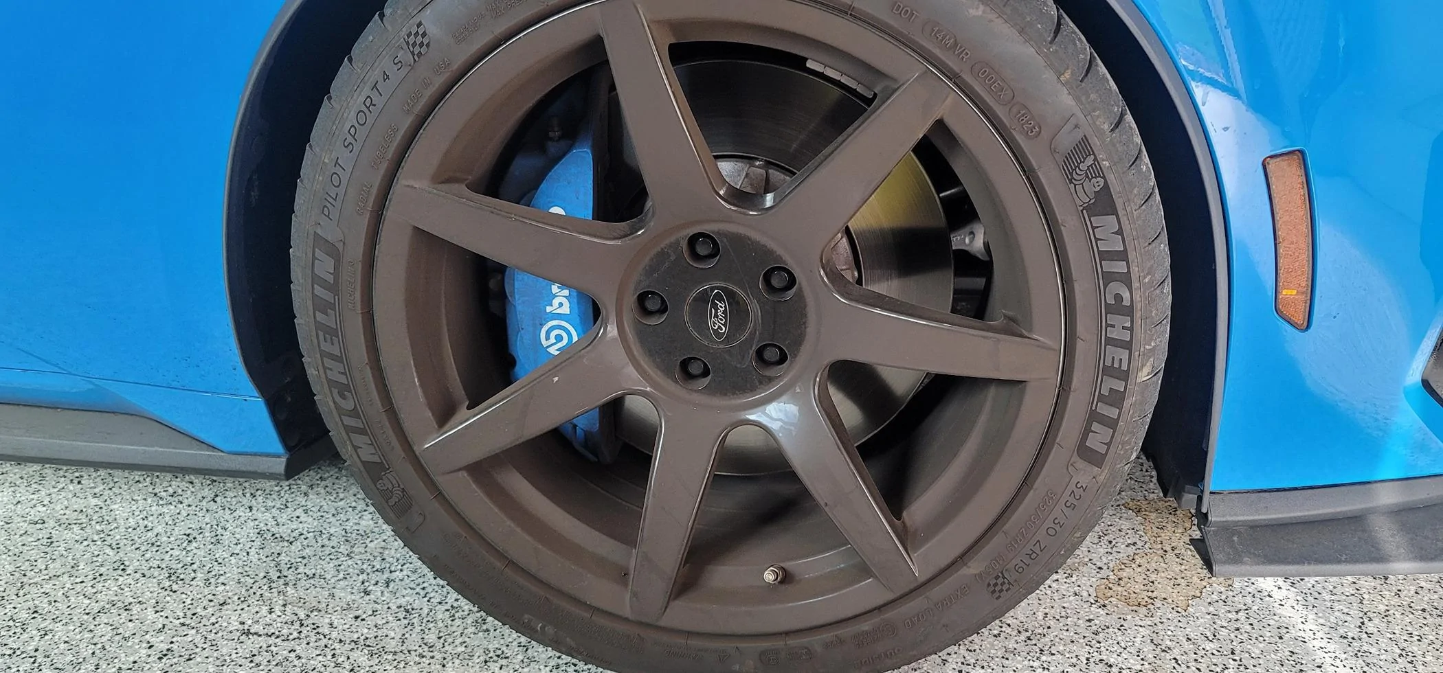 S650 Mustang Black Wheels or Gloss Gun Metal on my Vapor Blue Dark Horse 1715222360973-o4