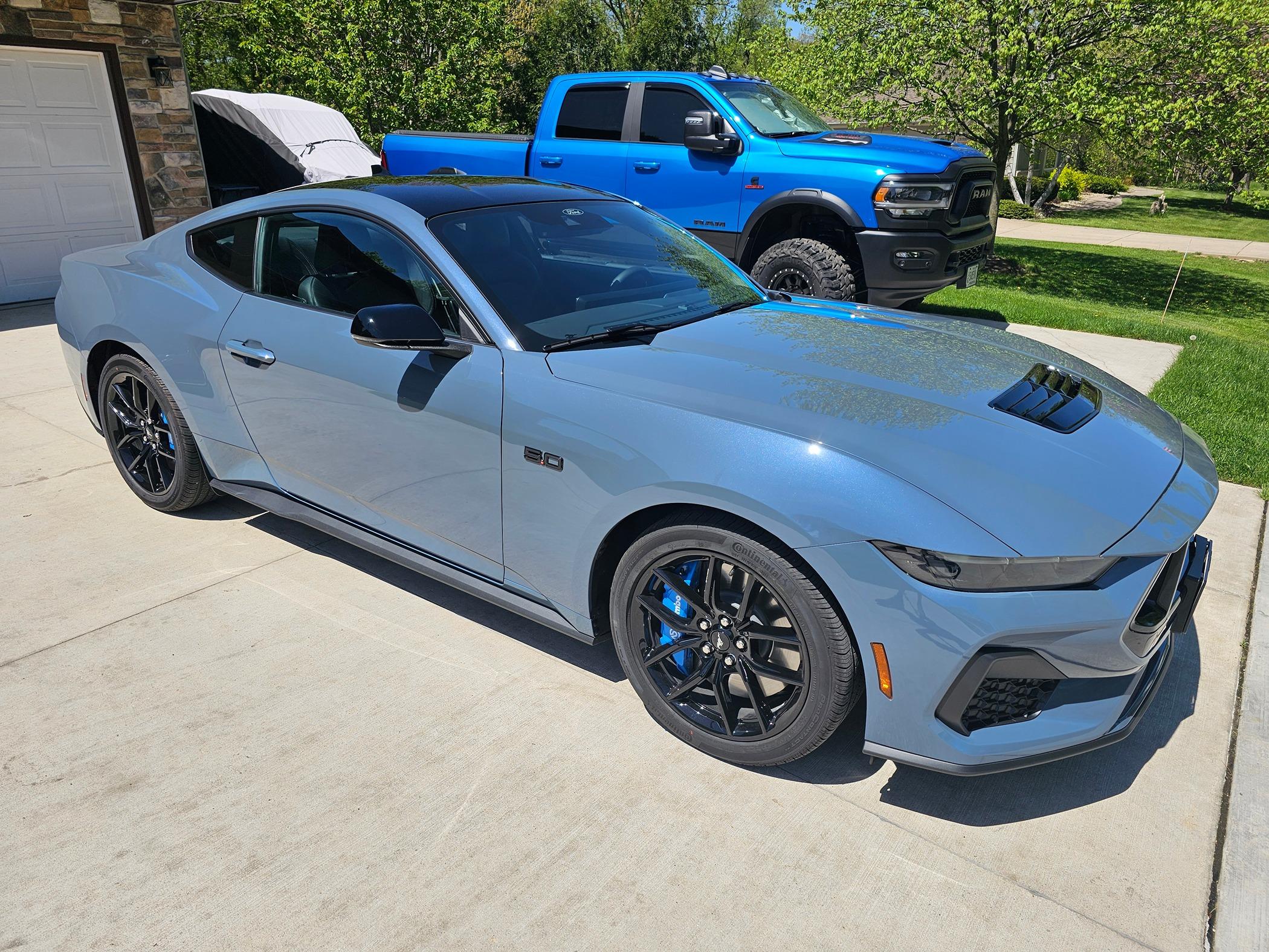 S650 Mustang Spoiler Delete? 1000019039