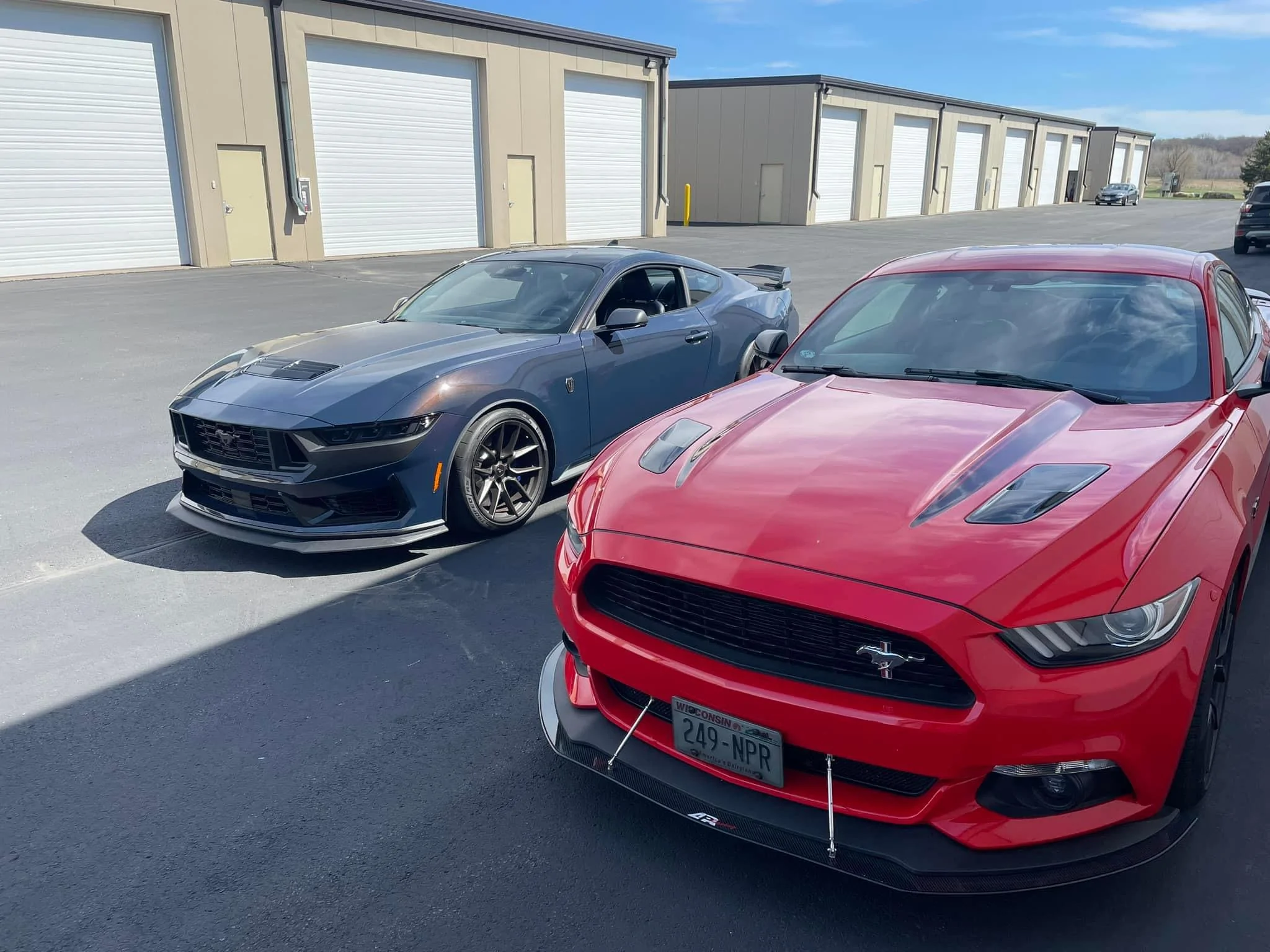 S650 Mustang GT vs Dark Horse 1716730327451-ai