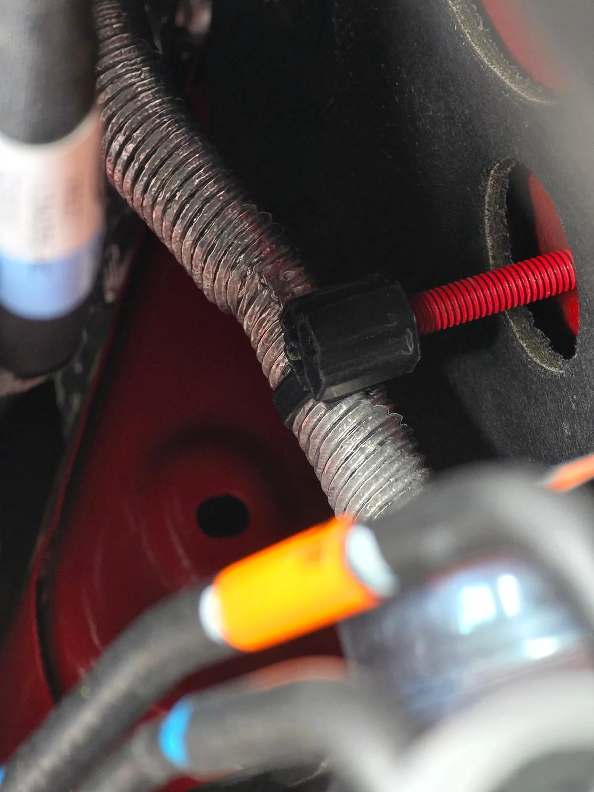 S650 Mustang Recall 24S36 - Leaking Hydraulic Clutch Pressure Line 20240605_112118