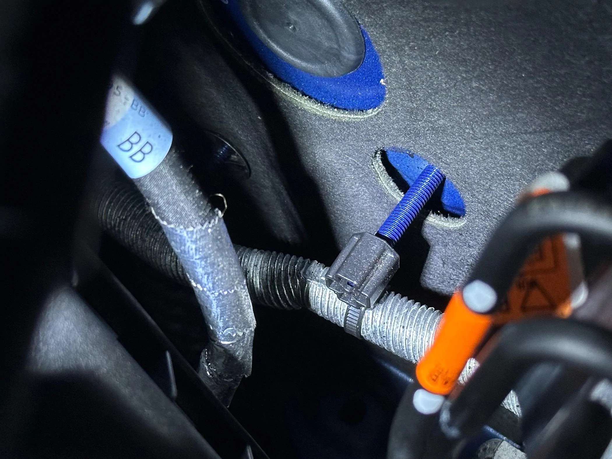 S650 Mustang Recall 24S36 - Leaking Hydraulic Clutch Pressure Line IMG_4890