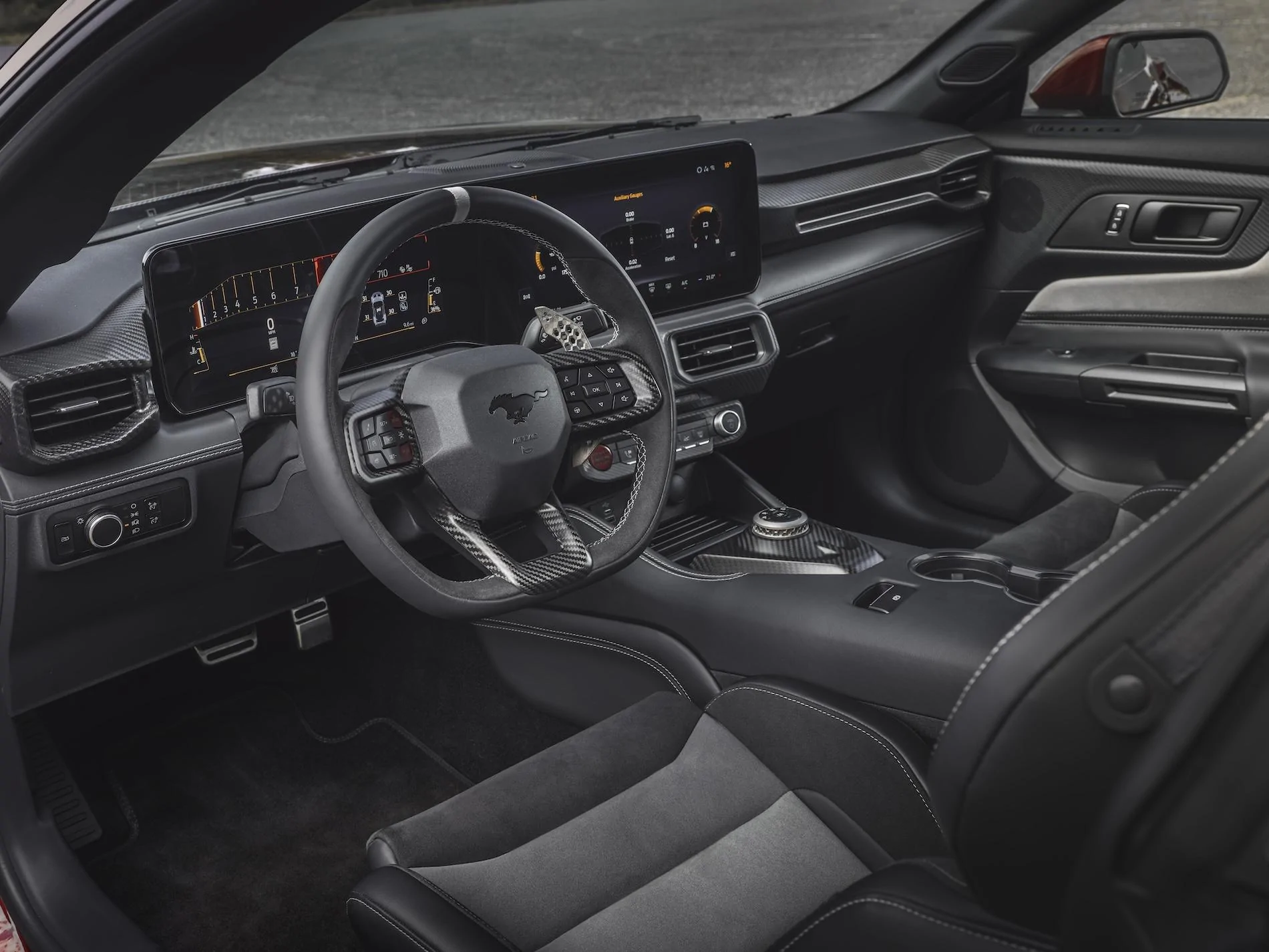 S650 Mustang 2025 Mustang GTD World Debut at Le Mans! 🏁 2025 Ford Mustang GTD_interior_09