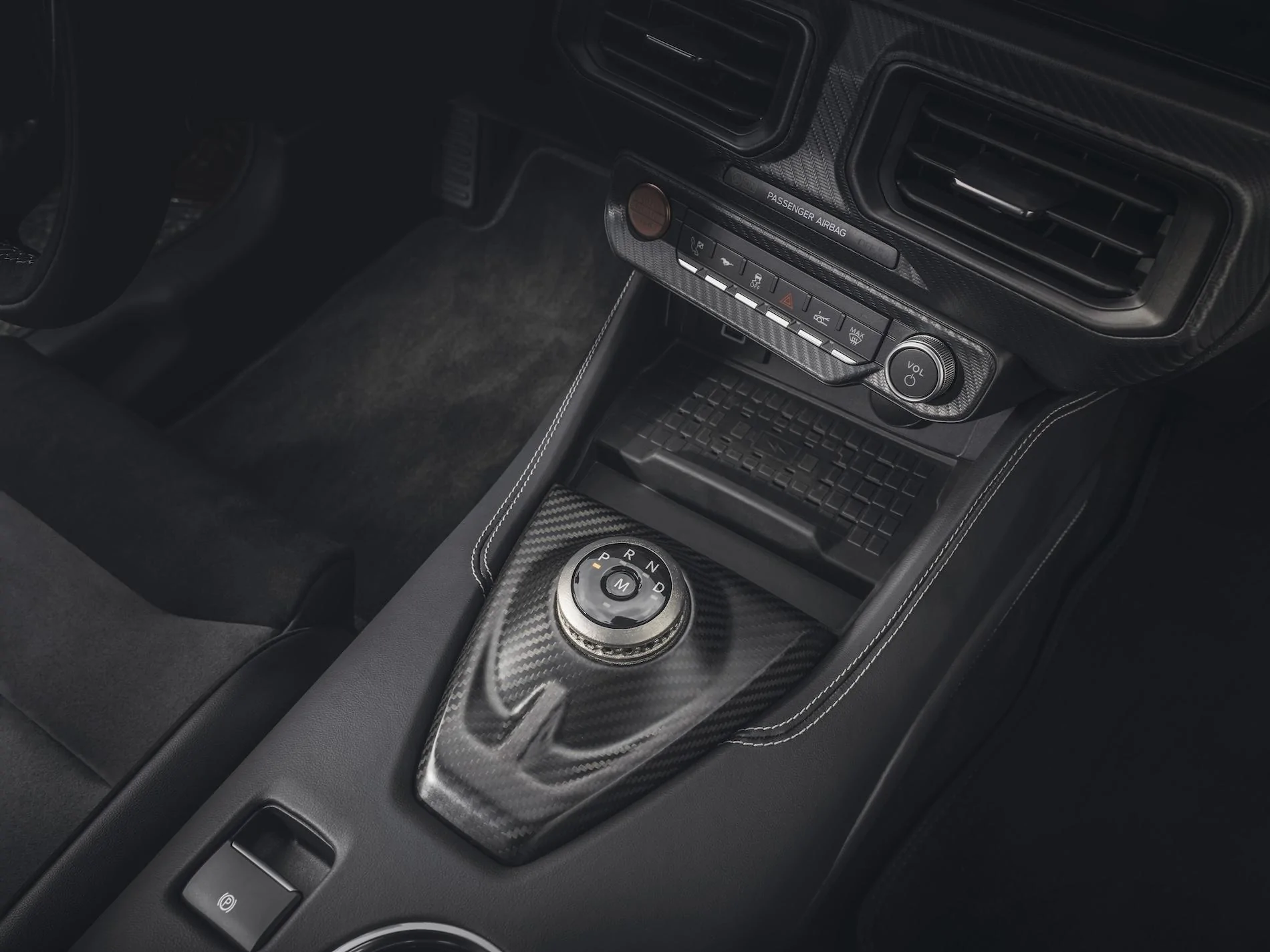 S650 Mustang 2025 Mustang GTD World Debut at Le Mans! 🏁 2025 Ford Mustang GTD_interior_06
