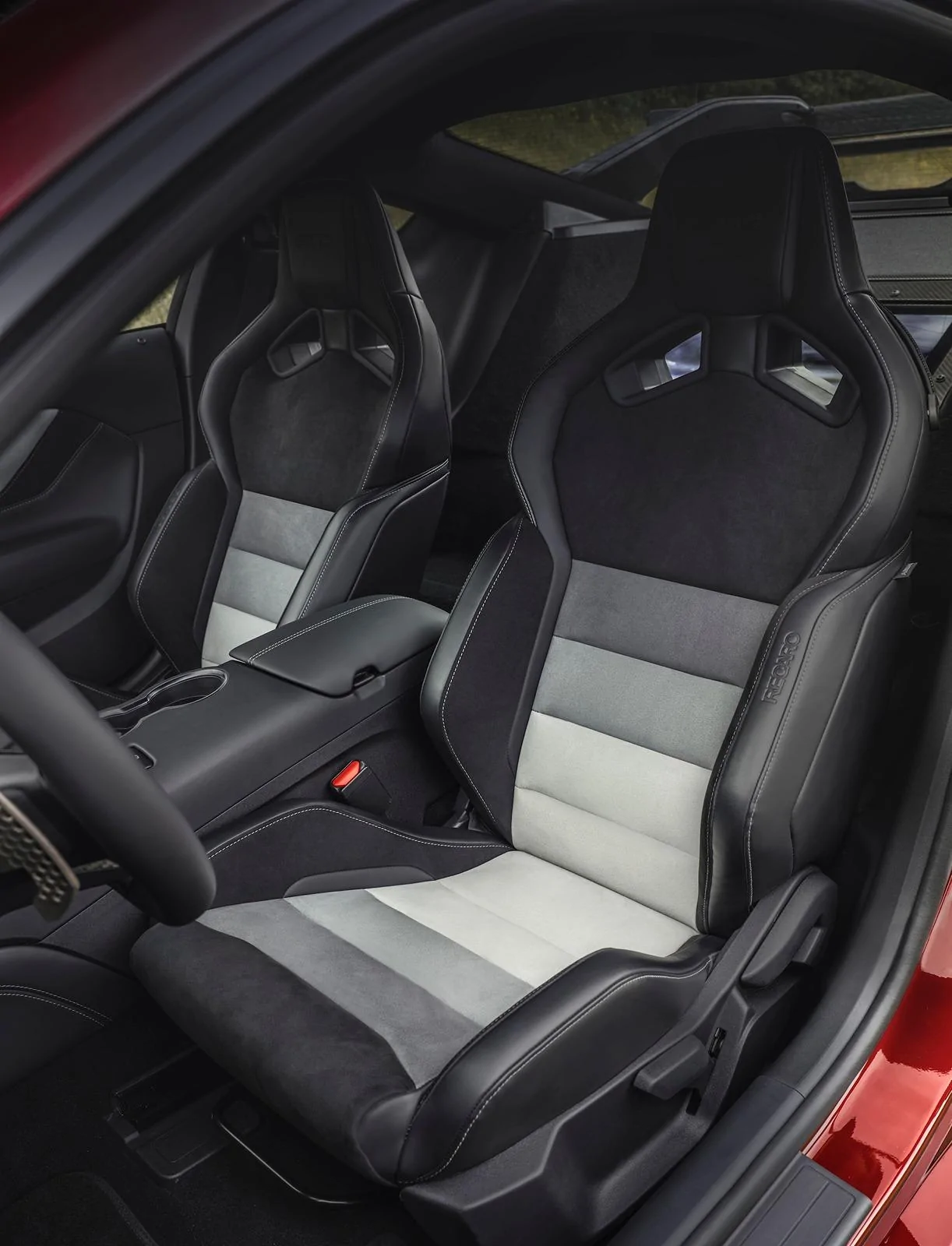 S650 Mustang 2025 Mustang GTD World Debut at Le Mans! 🏁 2025 Ford Mustang GTD_interior_02