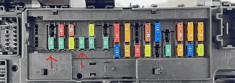 S650 Mustang Hardwire radar/dash cam help Fuses