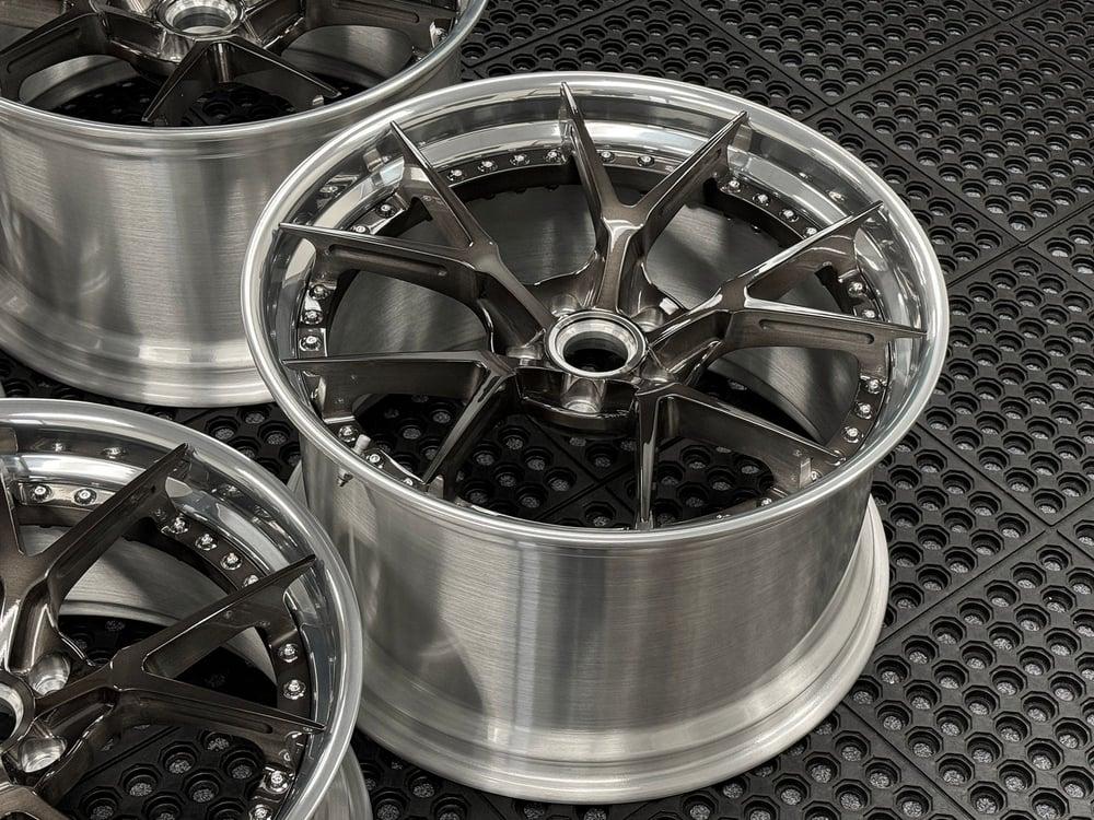 S650 Mustang 19" and 20" Forgedlite Wheels for your S650 Ford Mustang hed_lip_3_904cca62ba179cbef9bc18e9dd0731e64733afb8