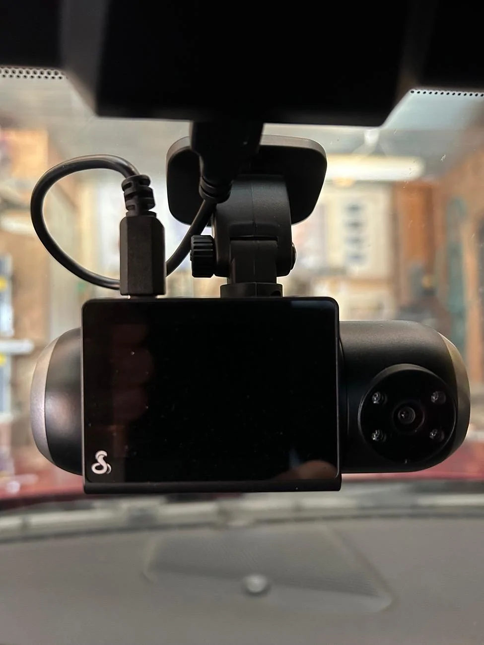 S650 Mustang Dashcams - Rear View Mirror USB Port IMG_2147