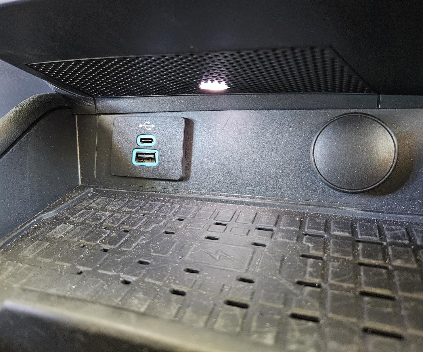 S650 Mustang Center console gear select No illumination w automatic Trans? 1722730802295-nz