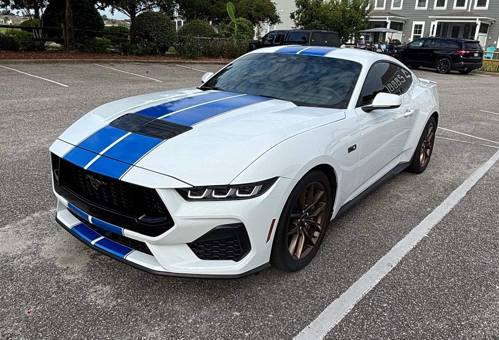 S650 Mustang Parking Outside IMG_2452