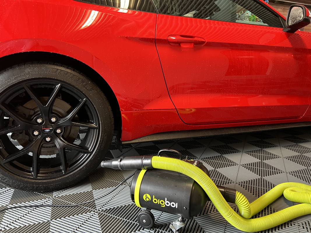 S650 Mustang Microfiber Towel 101 with DFB IMG-1824