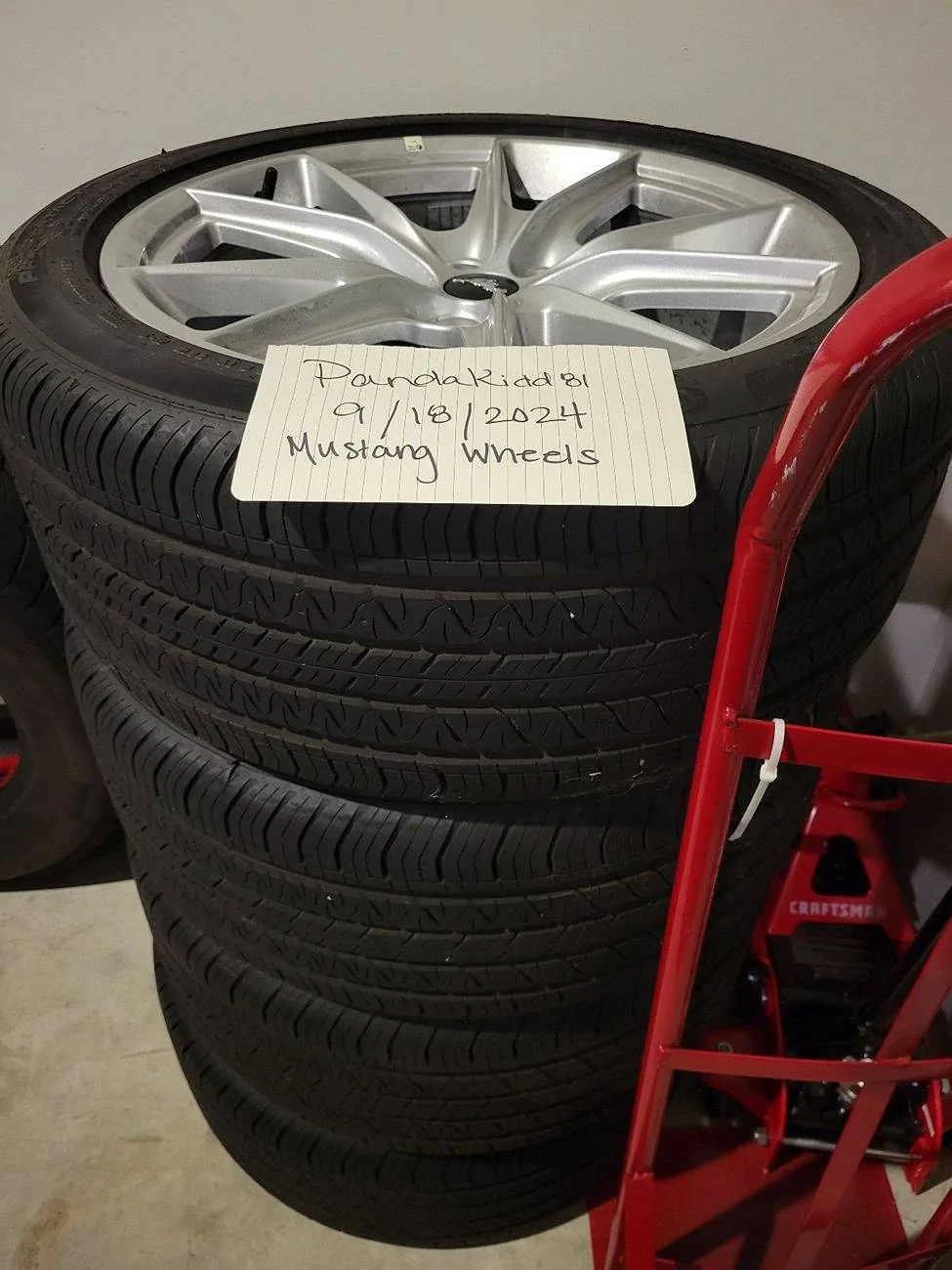 S650 Mustang FS 2024 Mustang GT Premium 19in Wheels and Tires 1000005507