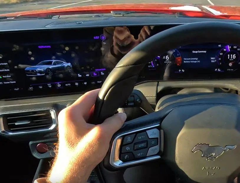 S650 Mustang AUS - Touchscreen care and maintenance Captur