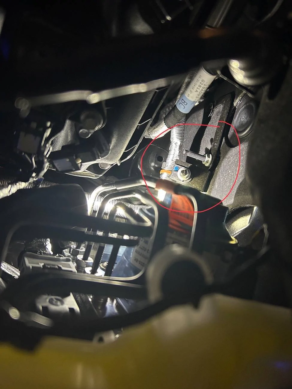 S650 Mustang Recall 24S36 - Leaking Hydraulic Clutch Pressure Line IMG_2818