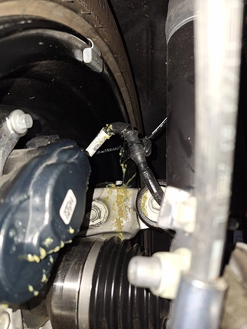 S650 Mustang 2024 CV boot puked all its grease 20240924_131909