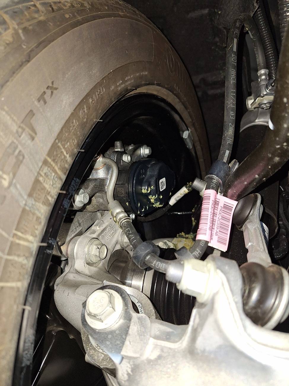 S650 Mustang 2024 CV boot puked all its grease 20240924_131849