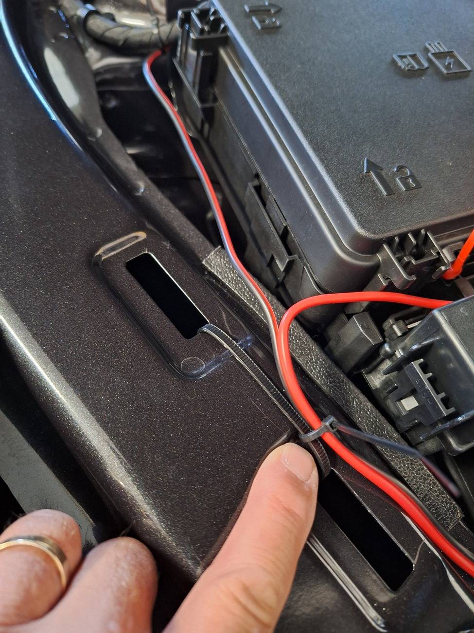 S650 Mustang Installed NOCO Gen 5 battery maintainer 20240930_132931