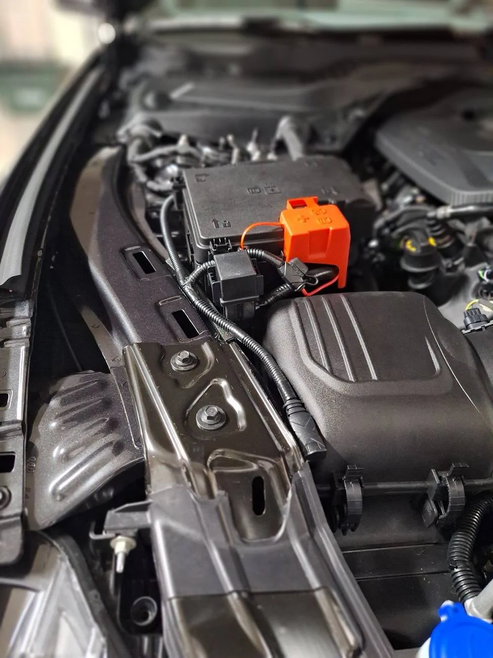 S650 Mustang Installed NOCO Gen 5 battery maintainer 20240930_211536