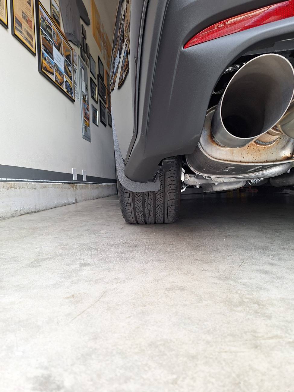 S650 Mustang Installed 4) ZL1 S650 Delux Rock Guards - Photos 20241011_151800