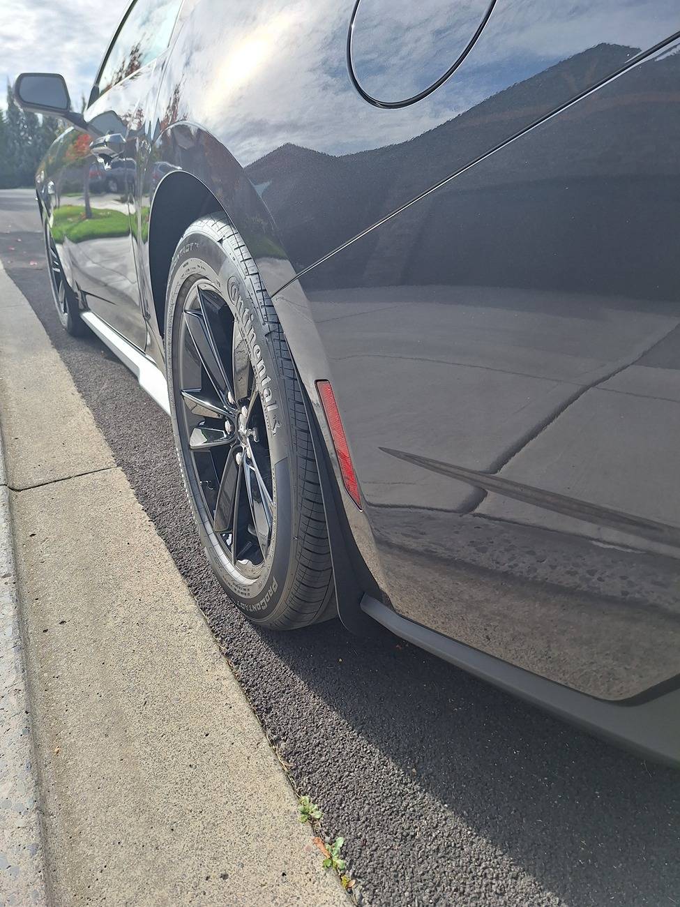S650 Mustang Installed 4) ZL1 S650 Delux Rock Guards - Photos 20241011_151330