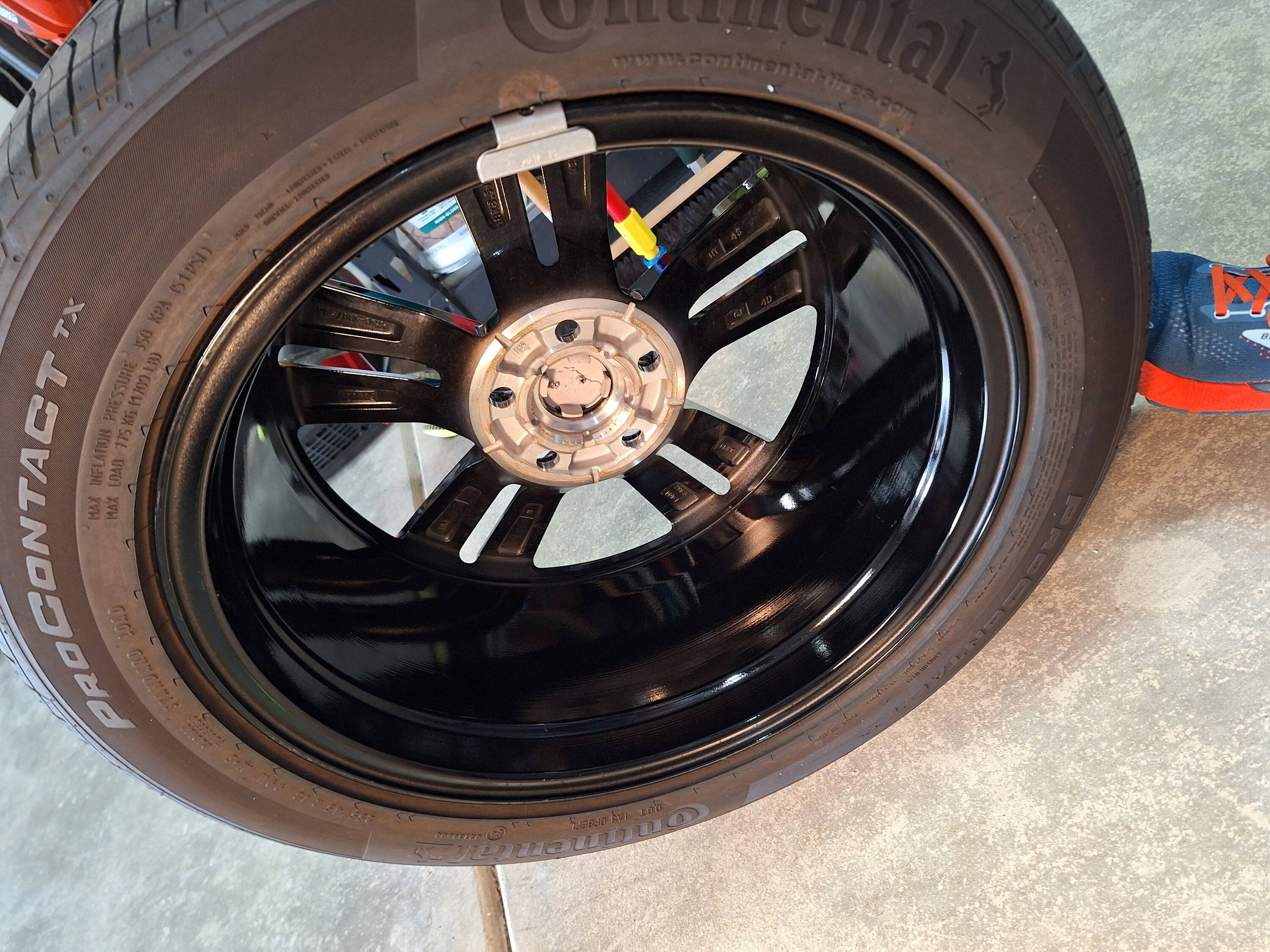 S650 Mustang Waterspots on Black  Wheels 20241015_144140