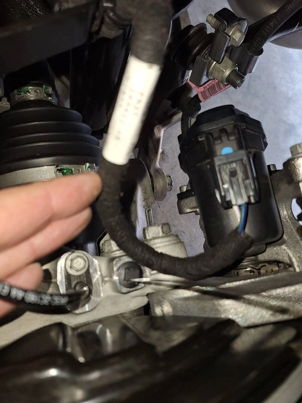 S650 Mustang 2024 CV boot puked all its grease 20241019_111510