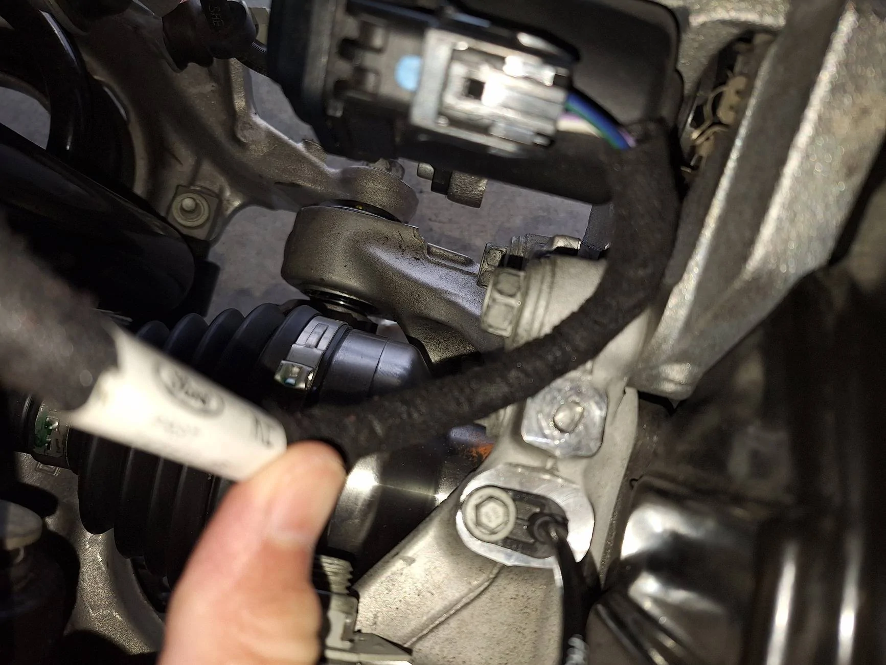 S650 Mustang 2024 CV boot puked all its grease 20241019_111409