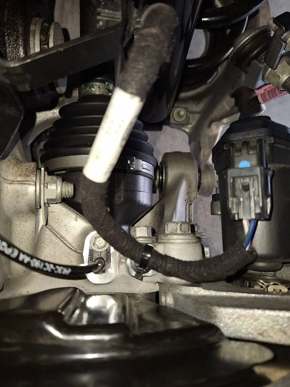 S650 Mustang 2024 CV boot puked all its grease 20241019_111814
