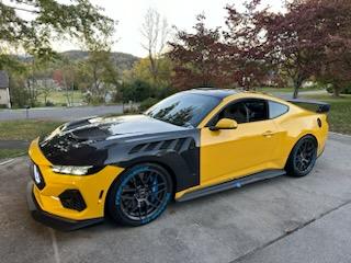 S650 Mustang Carbon fiber parts installed inbound742197141938898857
