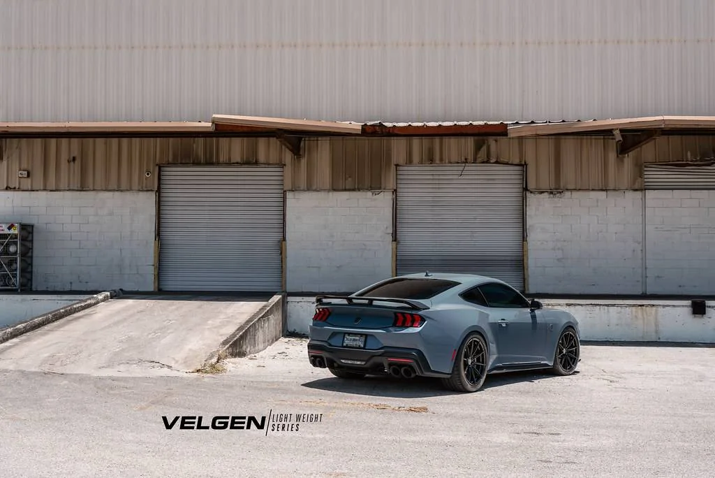 S650 Mustang Official Velgen Wheels S650 DarkHorse Thread Vapor Blue Darkhorse - VF10 - Gloss Black _3