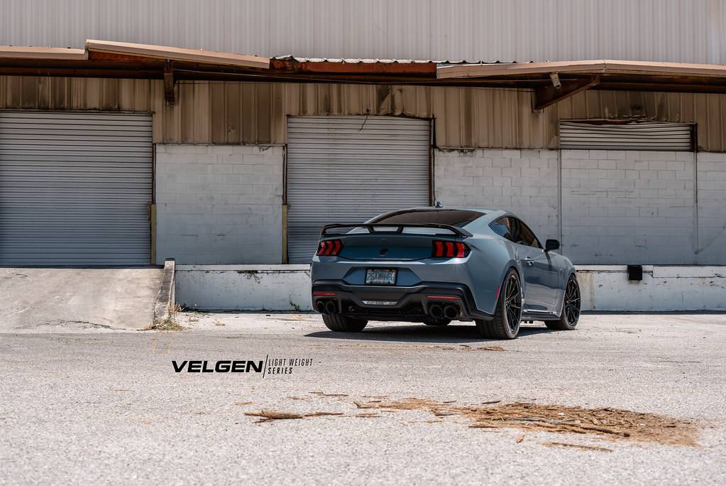 S650 Mustang Official Velgen Wheels S650 DarkHorse Thread Vapor Blue Darkhorse - VF10 - Gloss Black _8