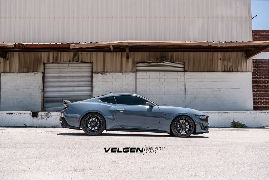 S650 Mustang Official Velgen Wheels S650 DarkHorse Thread Vapor Blue Darkhorse - VF10 - Gloss Black _10