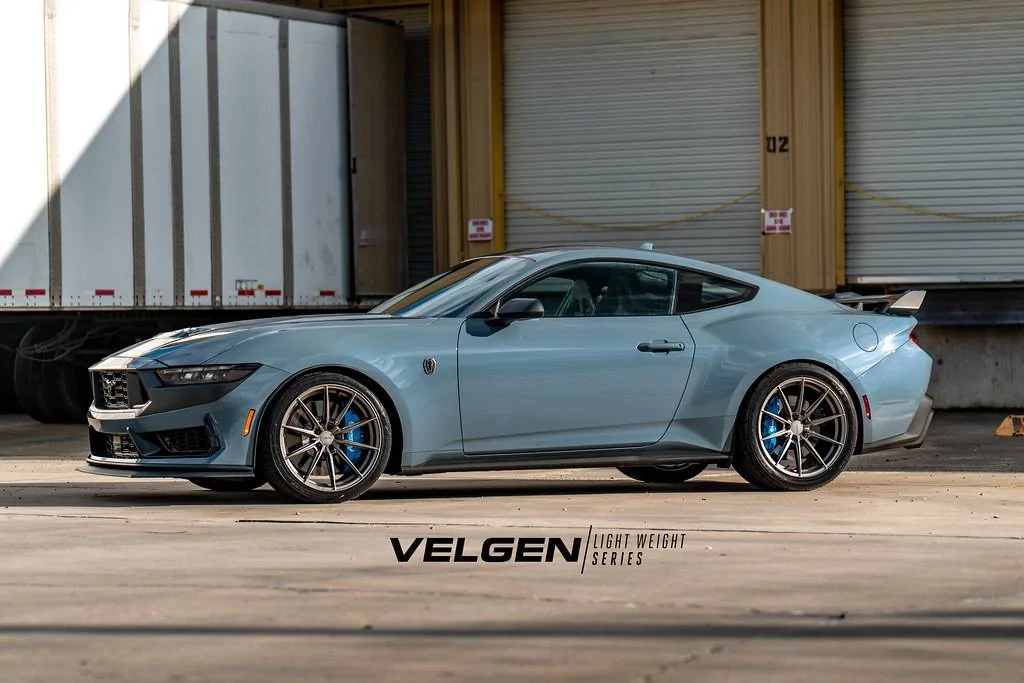 S650 Mustang Official Velgen Wheels S650 DarkHorse Thread Vapor Blue Darkhorse - VF10 - Gloss Gunmetal_2