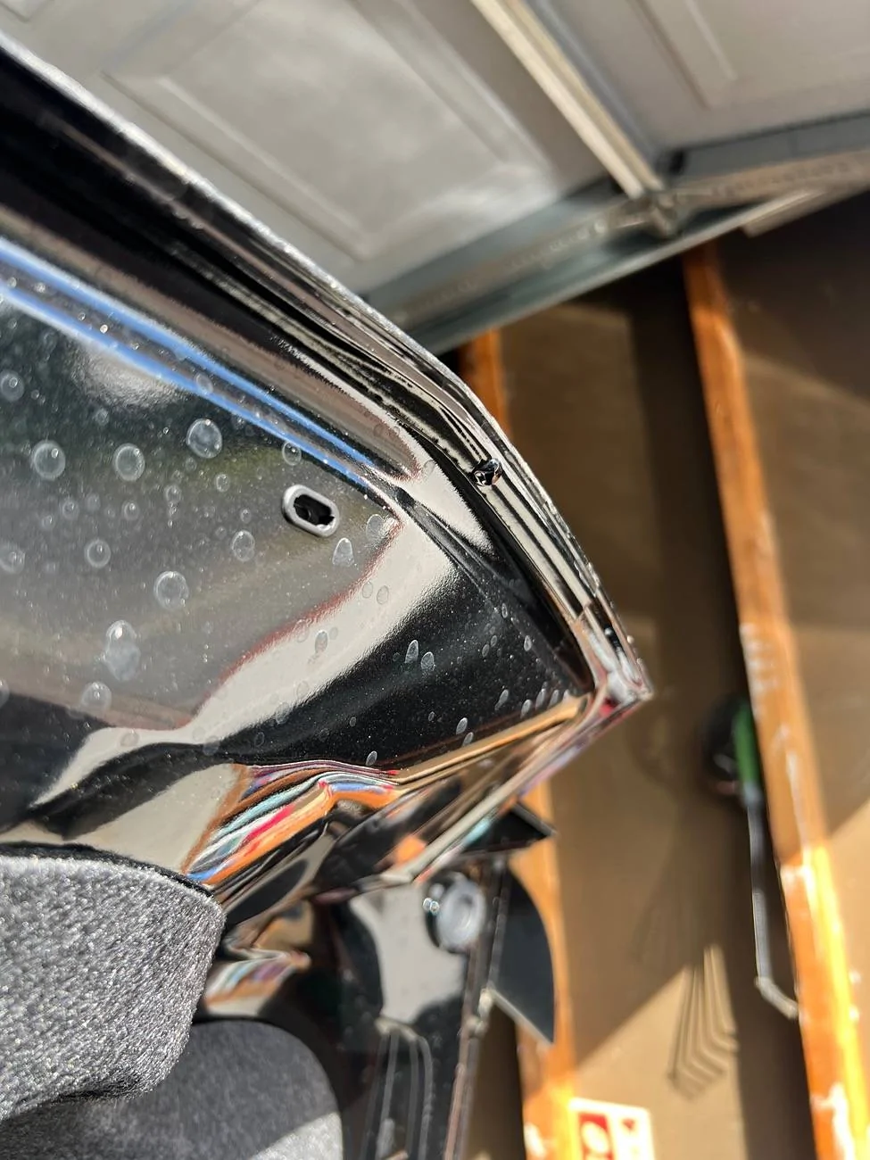 S650 Mustang Paint blister/bubble on Trunk IMG_0104