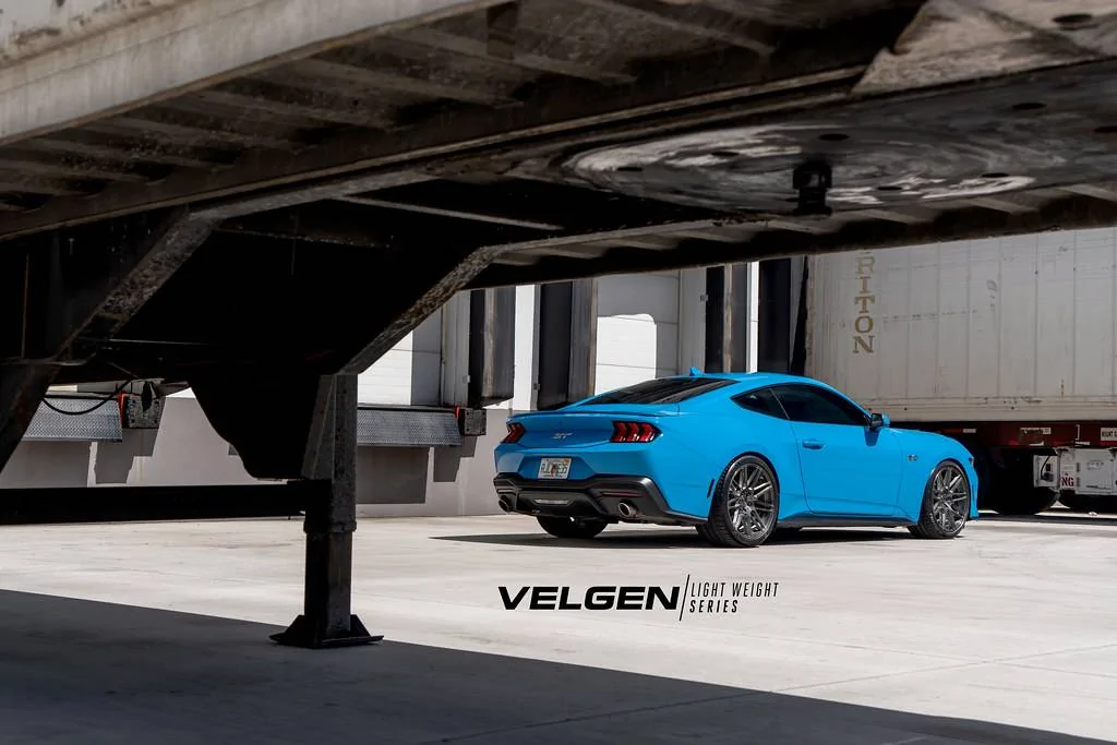 Grabber Blue S650 Mustang - VF9 - Brushed Titanium_4.webp