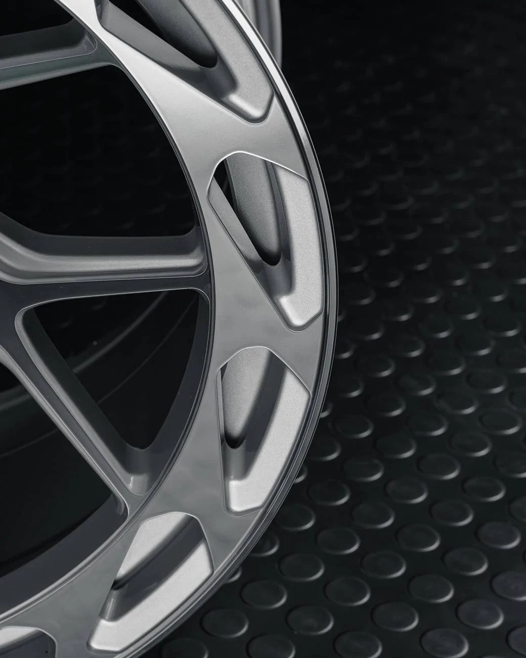 rohana-rfx19-machine-silver-wheels-1.webp