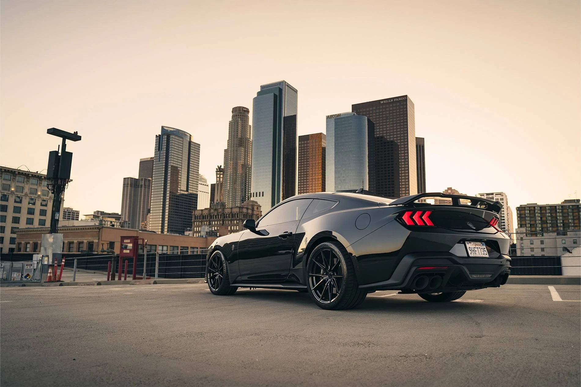 2024-Ford-Mustang-Darkhorse-BDF29-Gloss-Black-high-res-9.webp