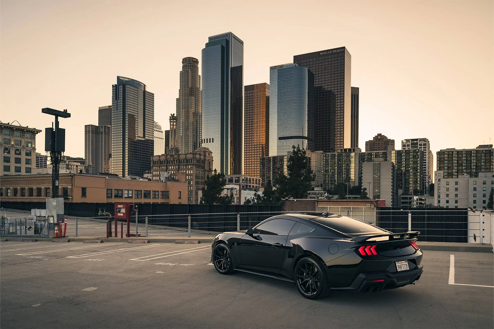 2024-Ford-Mustang-Darkhorse-BDF29-Gloss-Black-high-res-8.webp