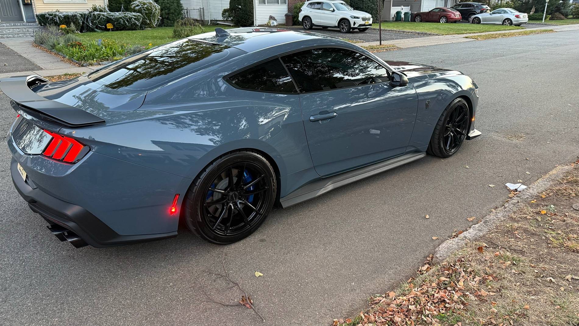 S650 Mustang Anyone have pics of a Dark Horse (with HP) running VF5 or VF10 (20x10 and 20x11)? IMG_0121