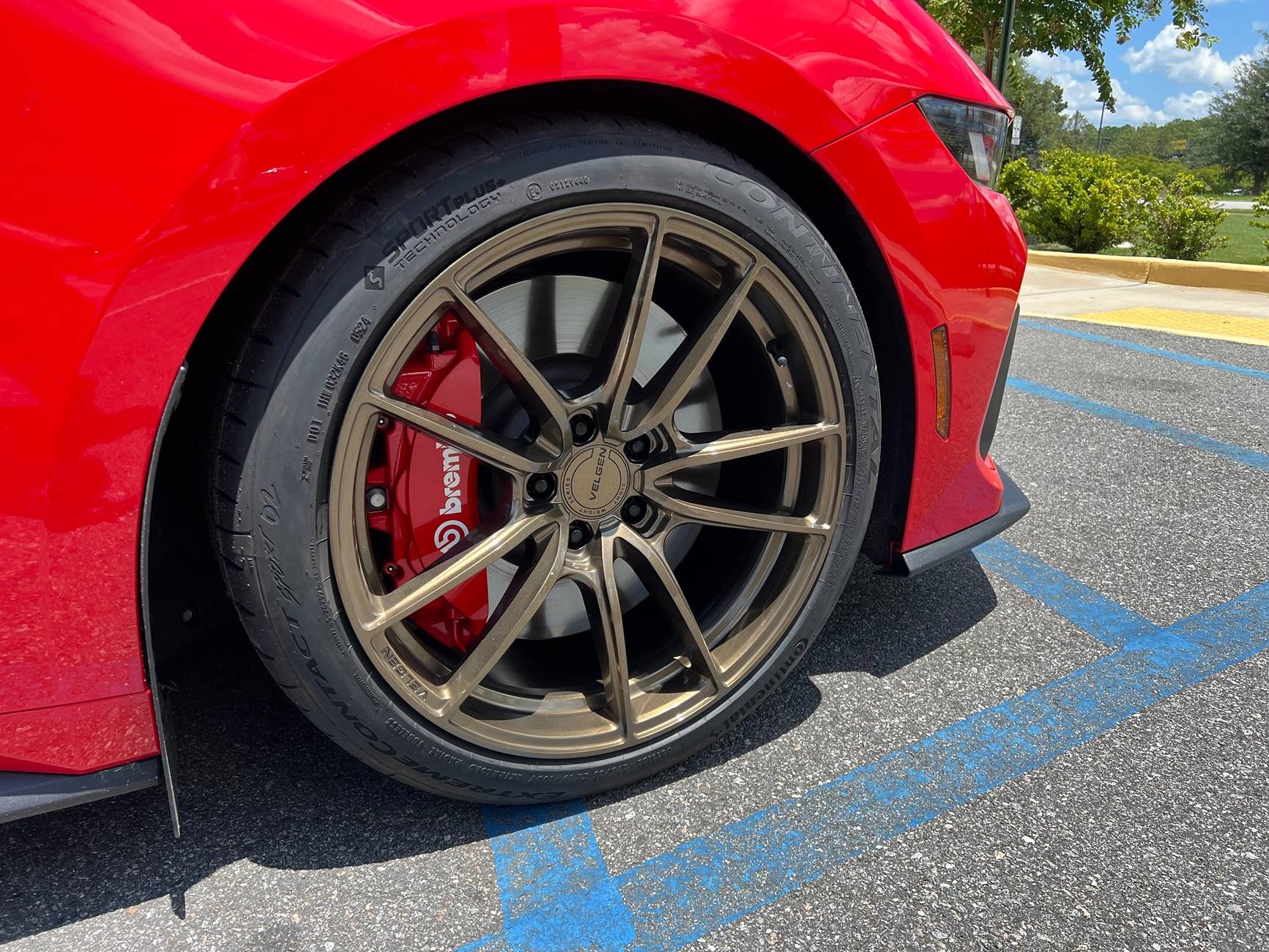 S650 Mustang Bronze Velgen VF5 Installed on my Race Red S650 GT IMG_4668