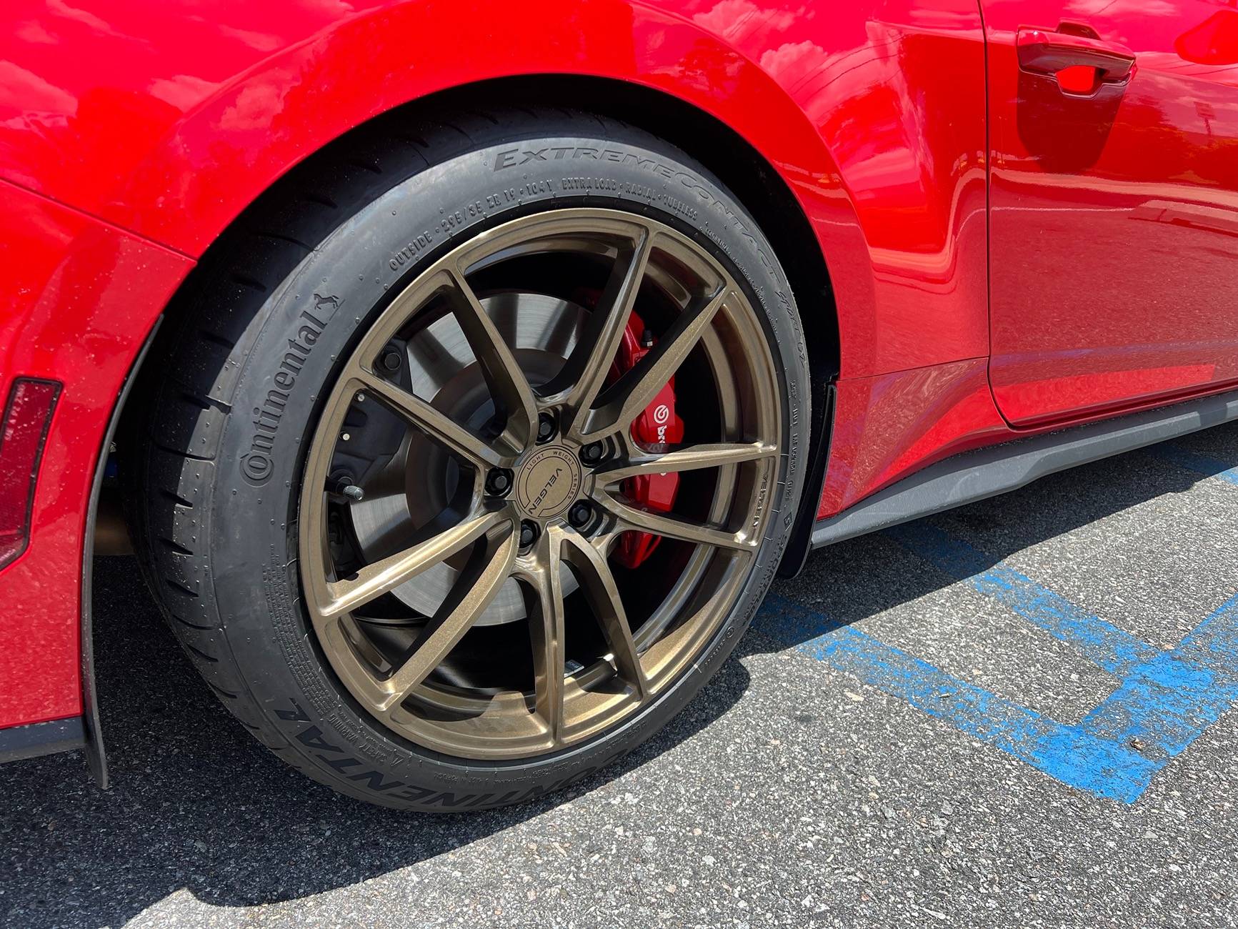 S650 Mustang Bronze Velgen VF5 Installed on my Race Red S650 GT IMG_4667