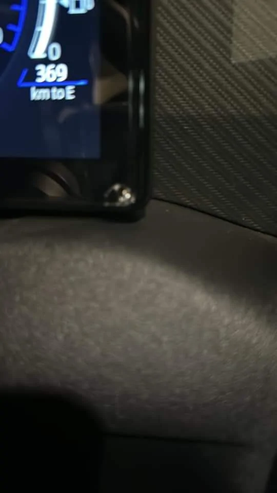 S650 Mustang What's the issue with the breaking screens? FB_IMG_1733280107270