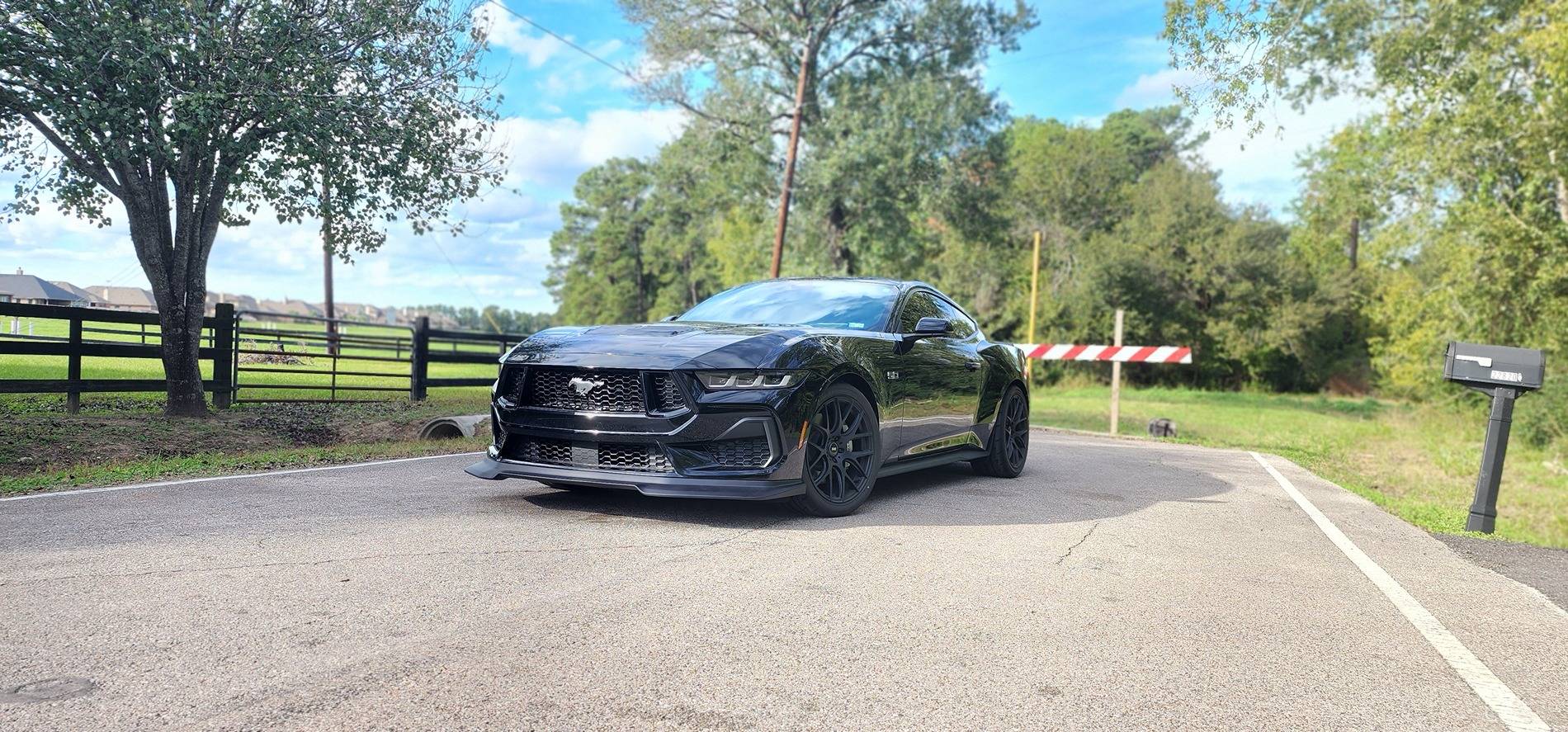 S650 Mustang S650 Front lip differences 20241124_144556